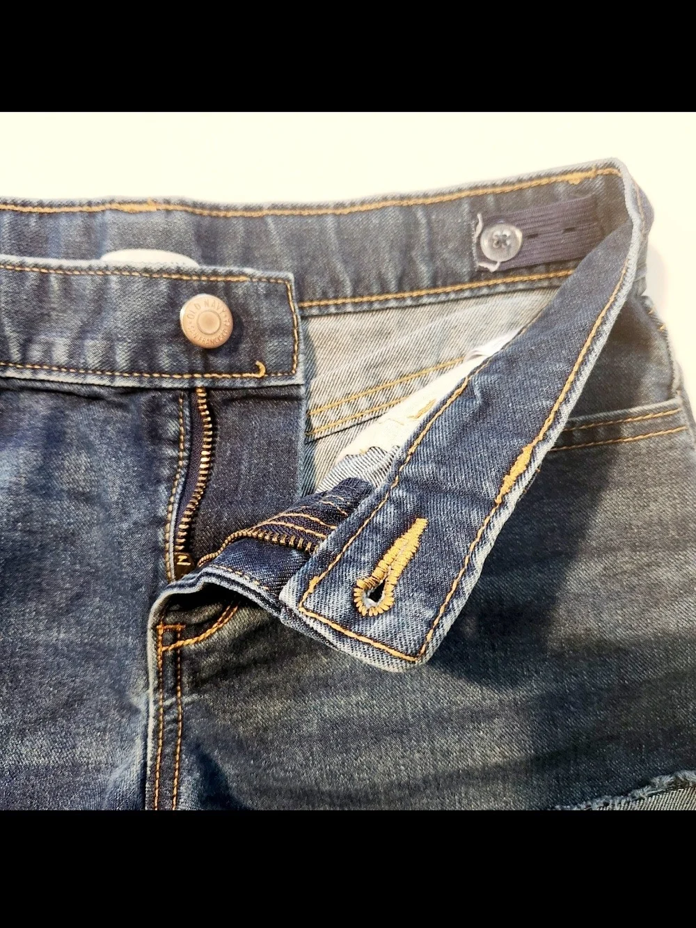 🩷Old Navy Two-Pack Denim Shorts in Light Blue and Dark Blue Size: 12